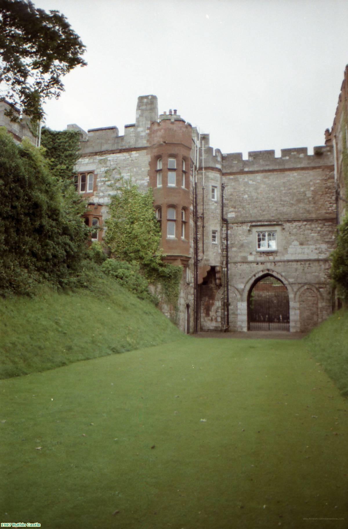 1987 Ruthin Castle