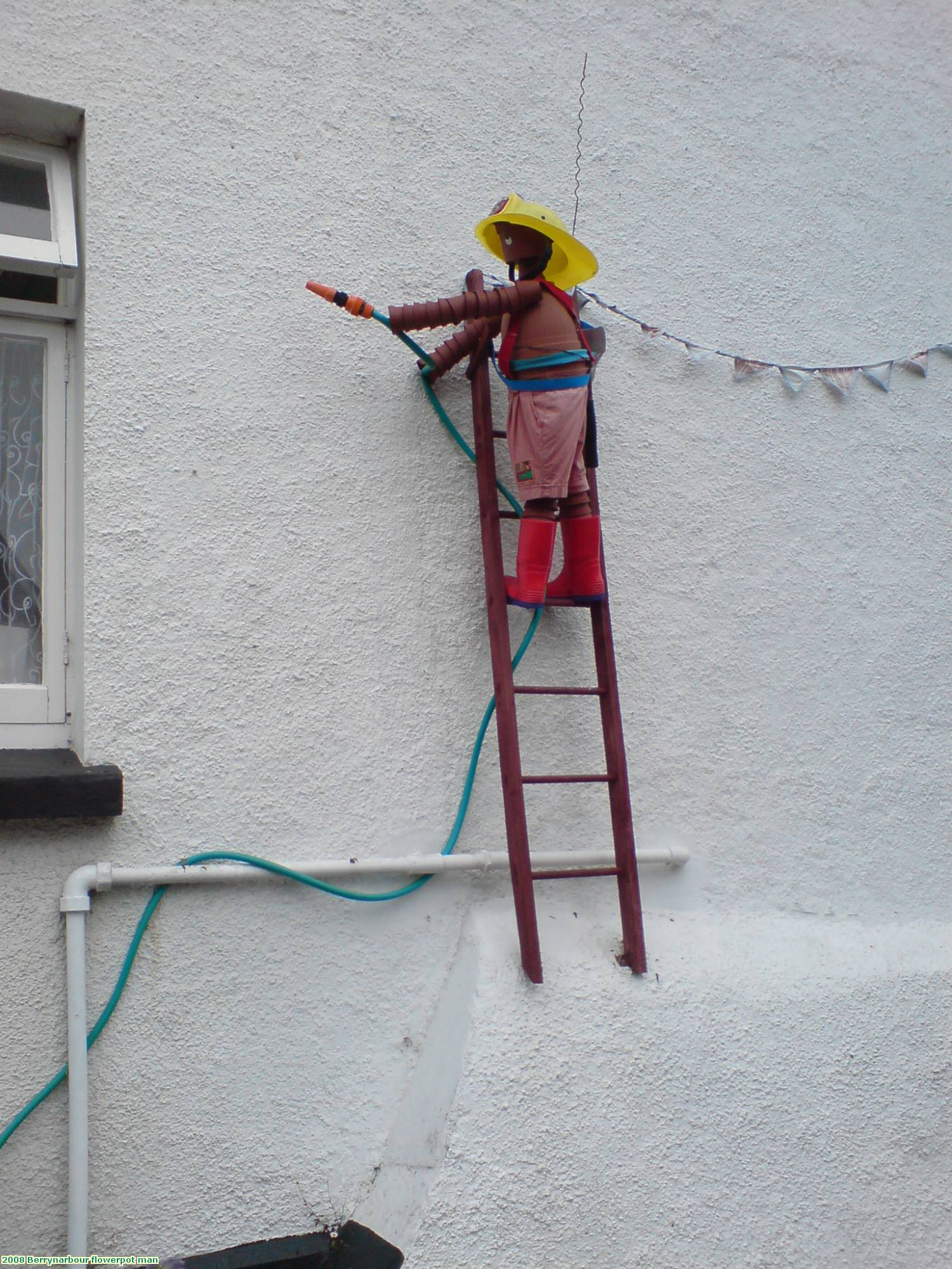 2008 Berrynarbour flowerpot man