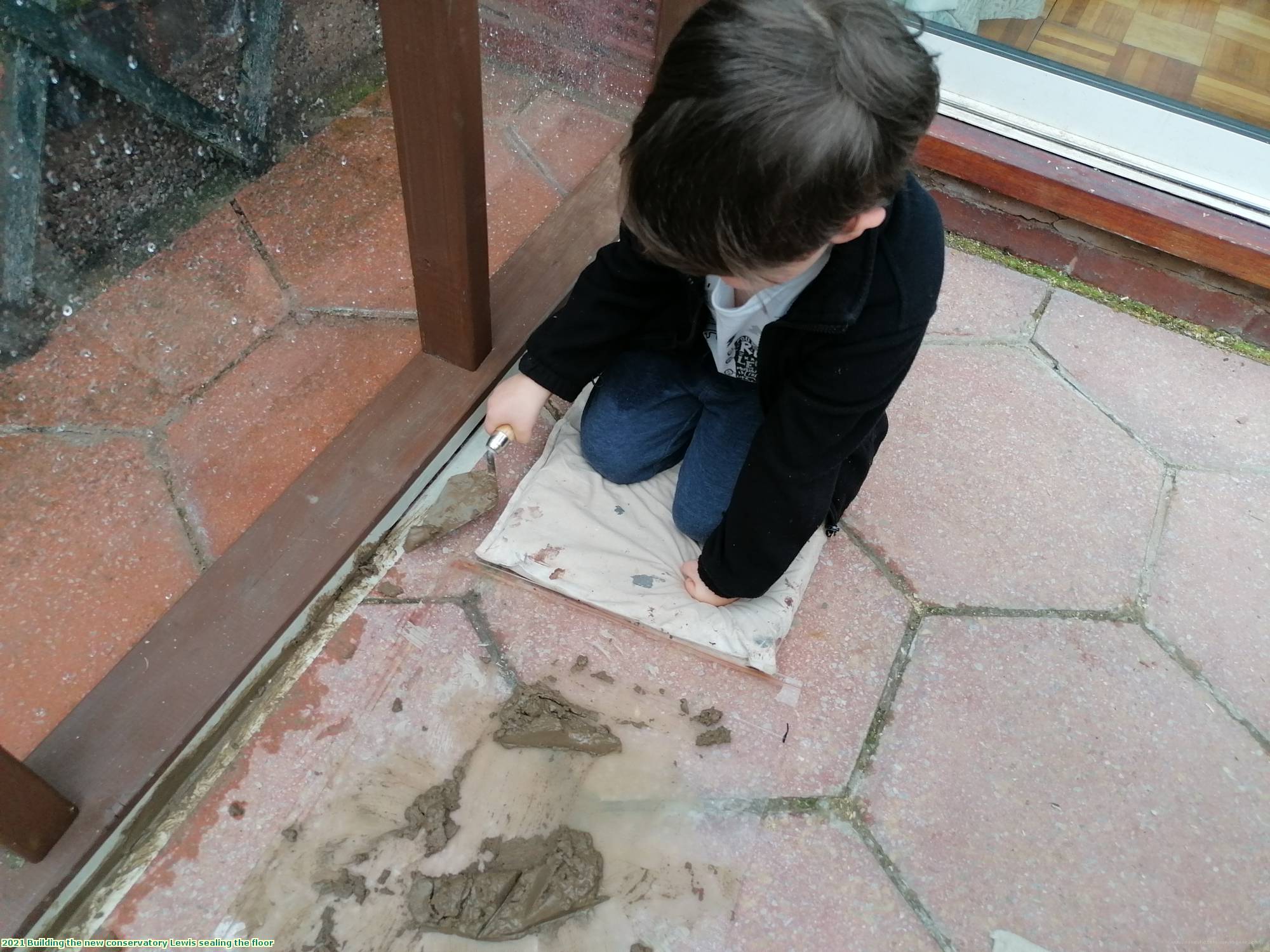 2021 Building the new conservatory Lewis sealing the floor