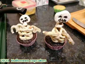  misc 2021  Halloween cupcakes