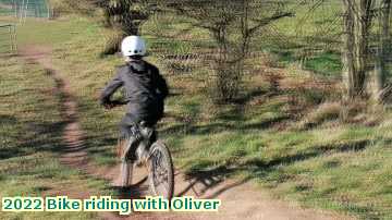  ob 2022 Bike riding with Oliver